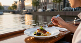Fijnproevers Opgelet: In Amsterdam Kunt U Dineren Op Een Boot Op Michelinsterrenniveau - Pure Luxe